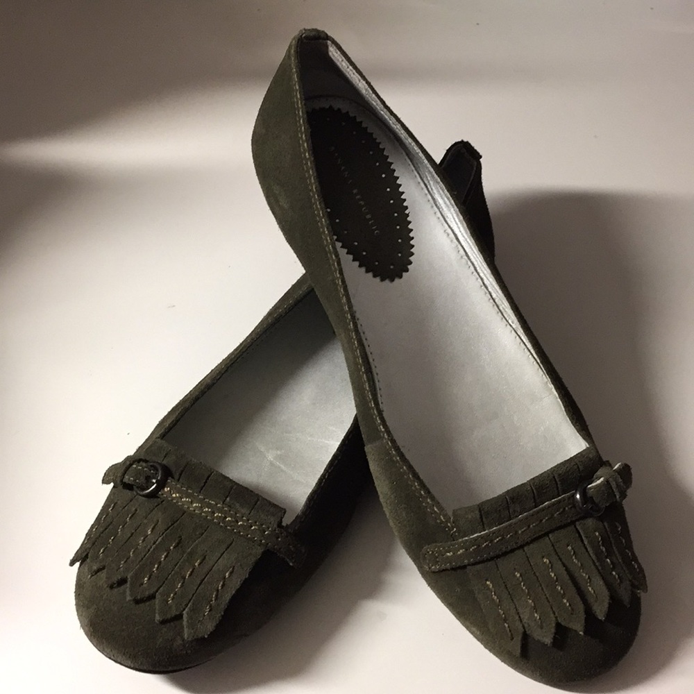 Banana Republic Flats